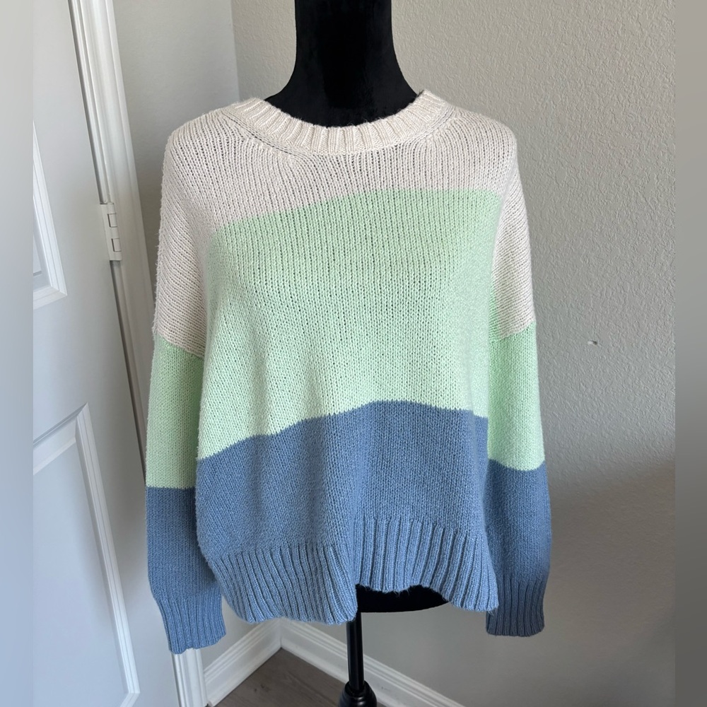 American Eagle Outfitters colorblock crewneck sweater size XL‎